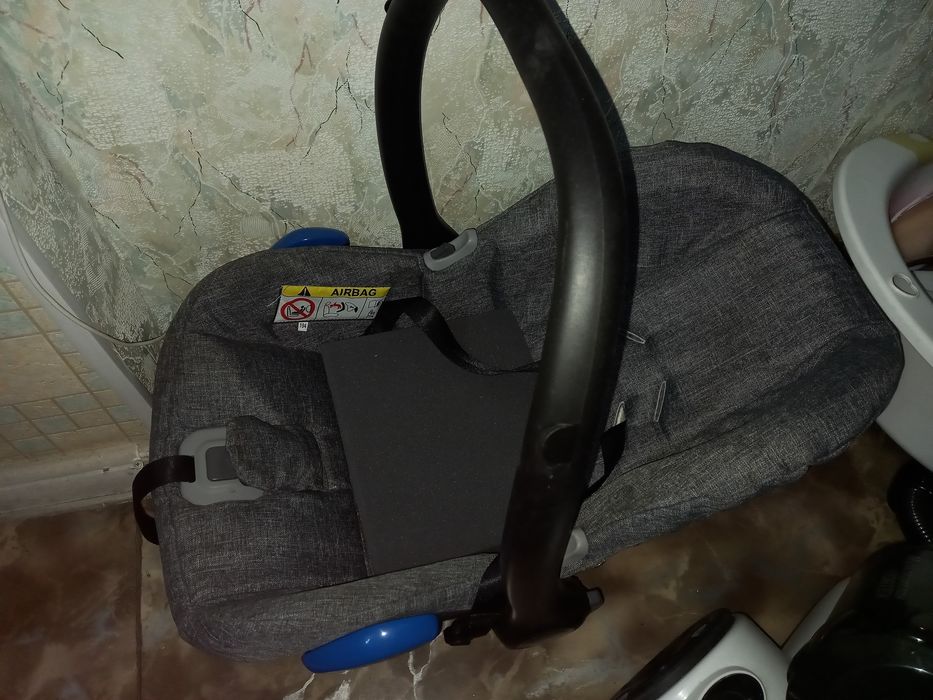 Продам коляску 3 в 1 adamex vicco