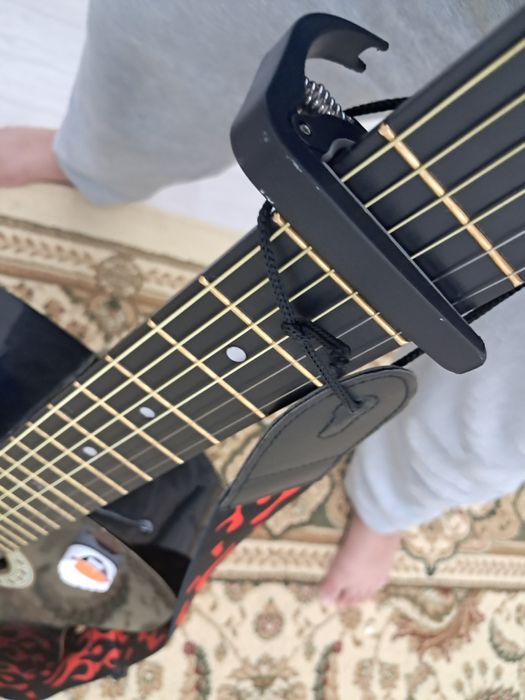 Гитара сатылады акустика 38р