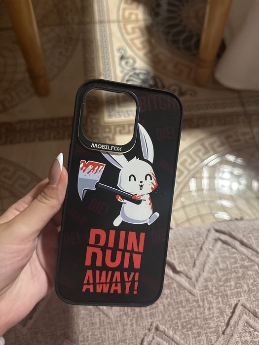 Продавам калъф за iPhone 16 Pro Max