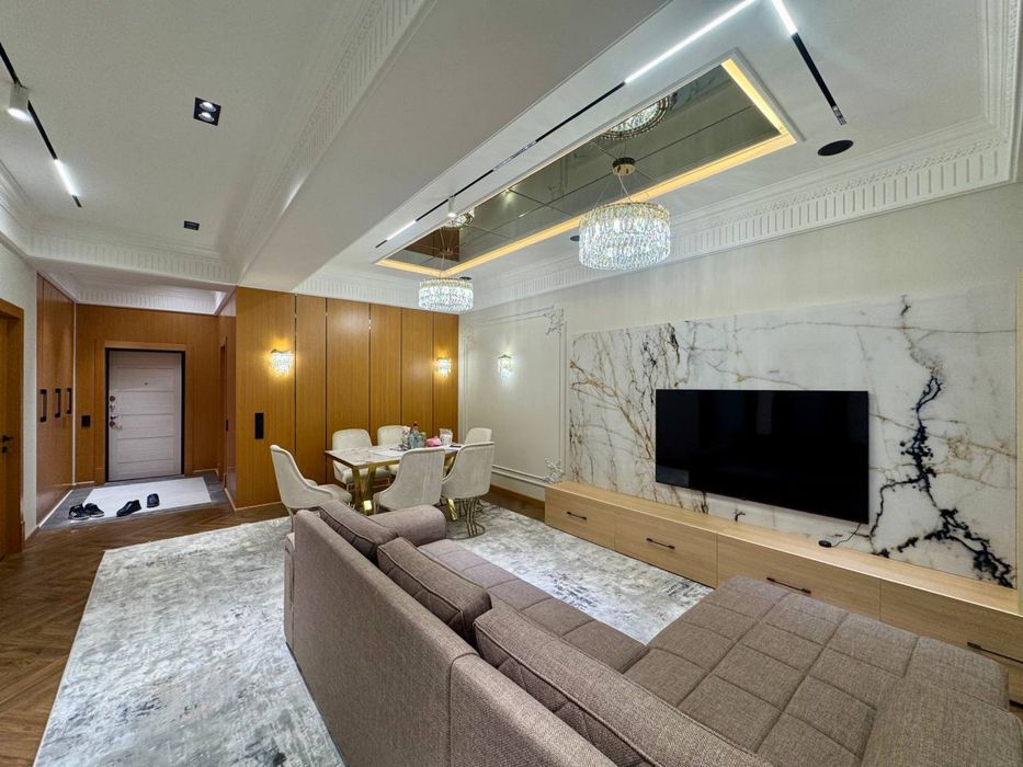 Продается Шикарная двушка, оцените!! 3й этаж. 64м2. Багишамал Сити.