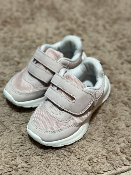 Adidasi fete H&M marimea 24