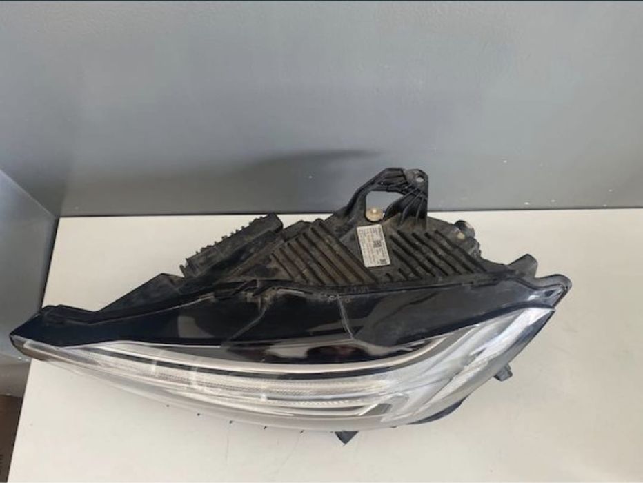 Vand far stanga Full Led volvo XC 60