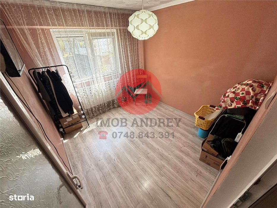 Ap. 4 camere Vest, etaj 2, mobilat, centrala pe gaz, 67 mp