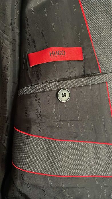Costum barbatesc Hugo Boss