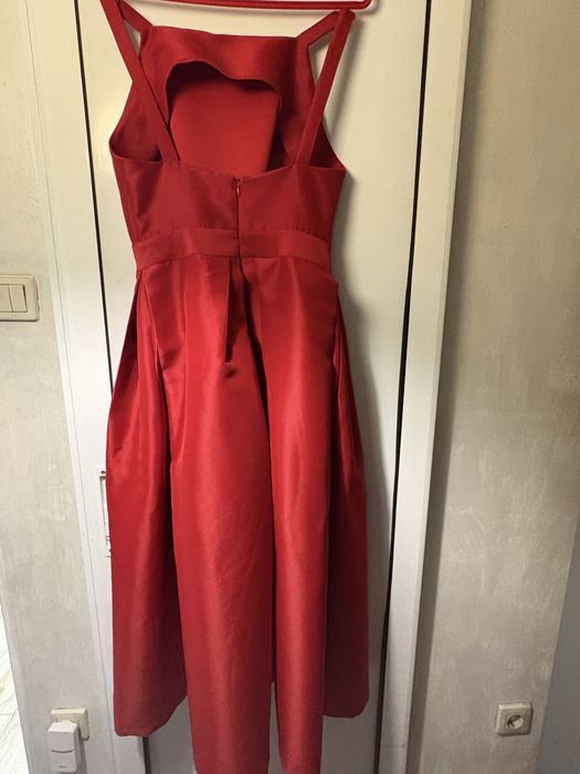 Уникална червена рокля от Muse