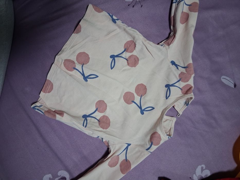 Hainute fetiță  in stare foarte buna