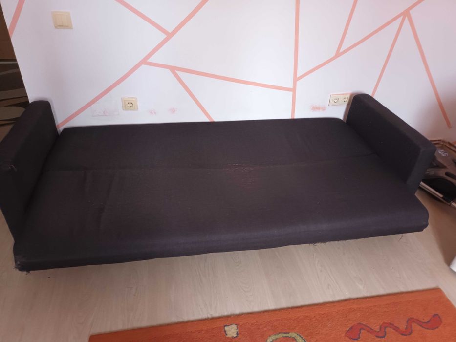 Vand canapea stare buna