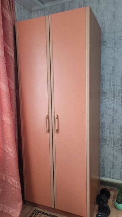 Продам Шкаф хорошо состояние