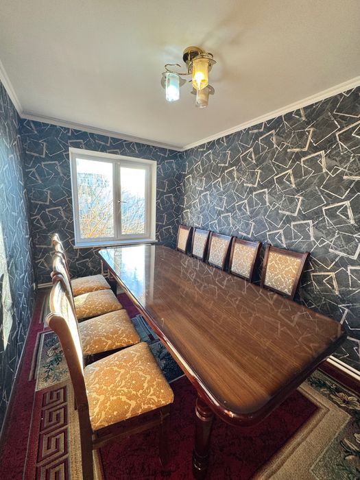 Стол стул сотилади 12 талик холати ало