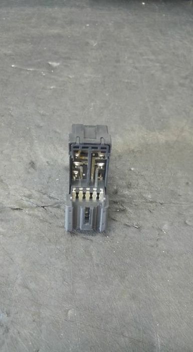 Buton geam electric dreapta spate fiat sedici 62j00