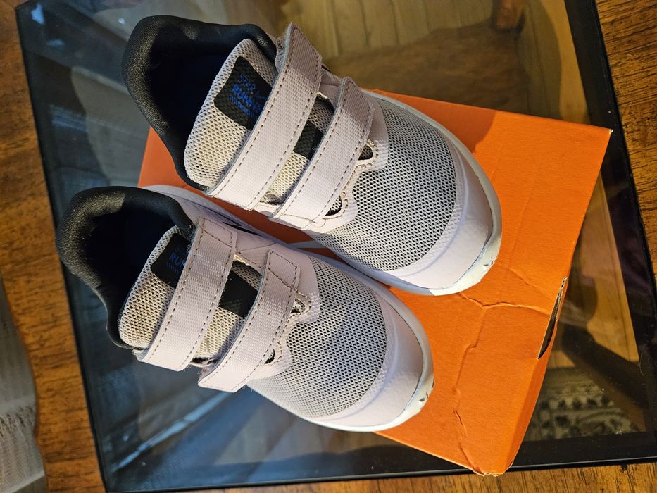 Детски маратонки за момиче