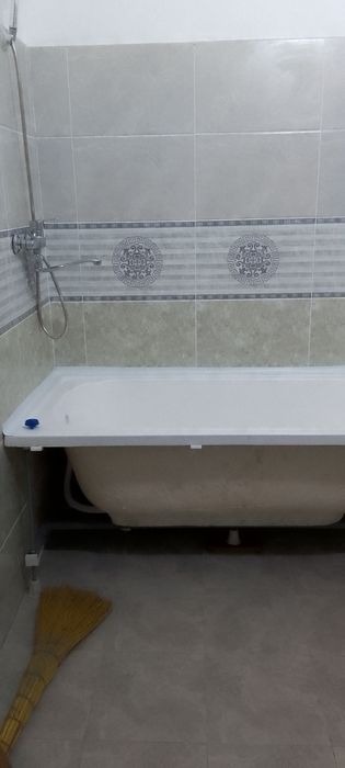 Продается 3х комнатная квартира в новом базаре