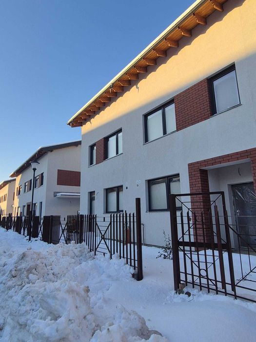 Casa de vanzare - finisaje premium, termen finalizare Aprilie 2026