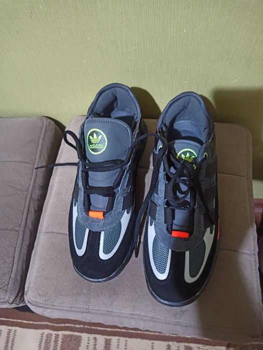 Кроссовки Adidas, и др