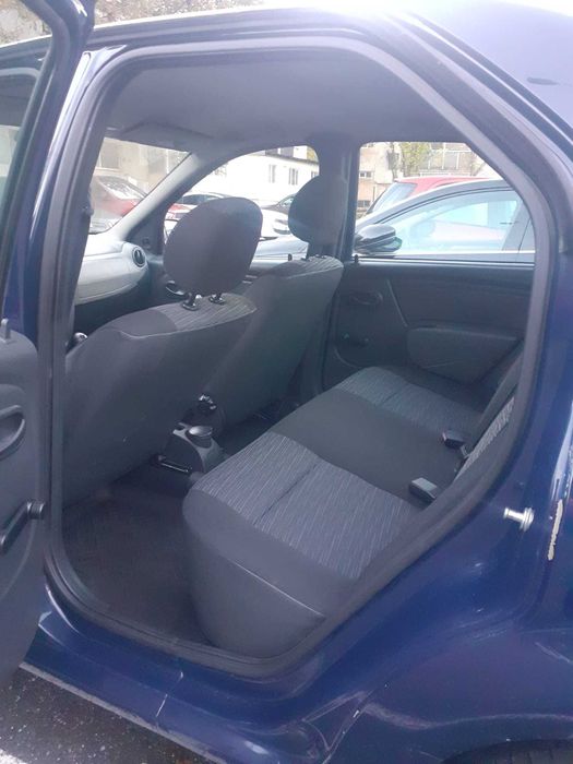 Vand Dacia Logan 1.2 Preferance 2011 Unic proprietar 94.000 km