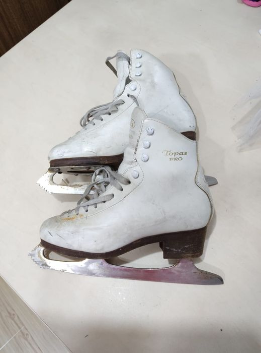 Коньки фигураные Botas
