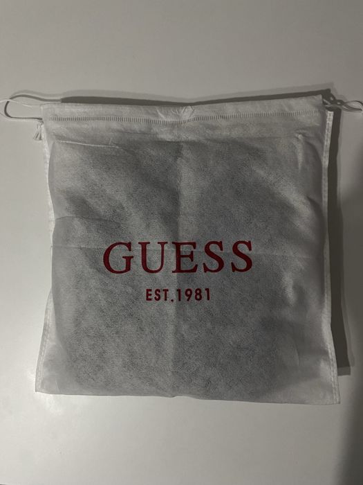 Продам барсетку Guess