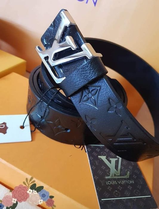 Curea piele naturala unisex  logo metalic,cutie,saculet