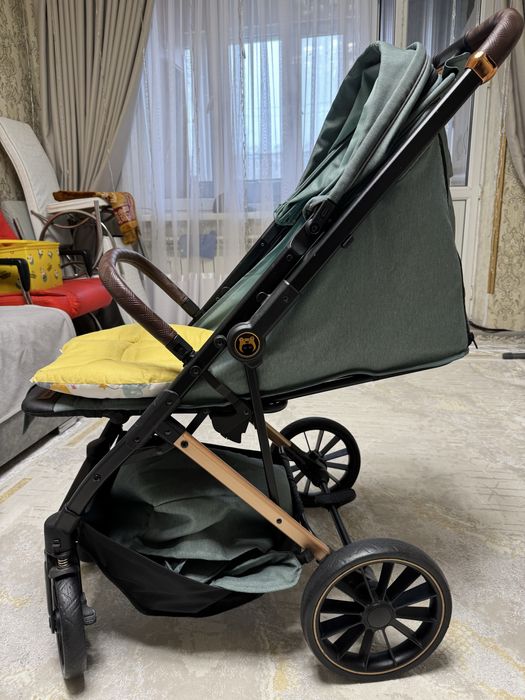 Продаю коляску в отличом состоянии