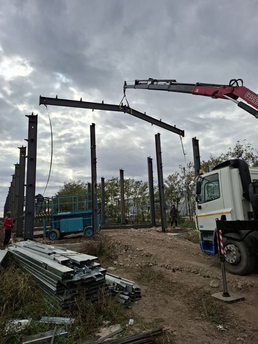 Montaj hale metalice si panouri sandwich