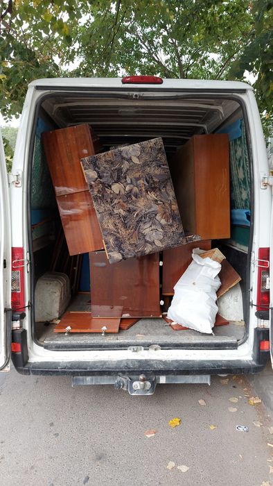 Изхвърляне стари мебели и електроуреди. Почистване мази.