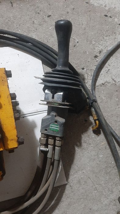 Гидрораспределитель с джойстиком