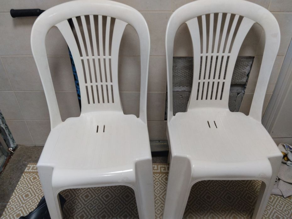 Стулья пластмассовые