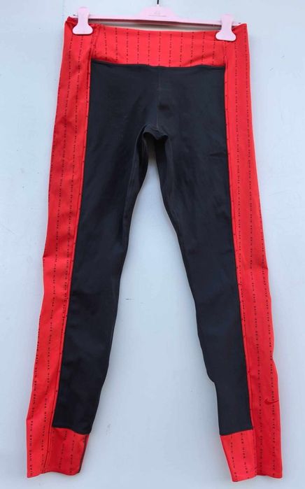 Nike оригинален дамски клин нов  Л размер