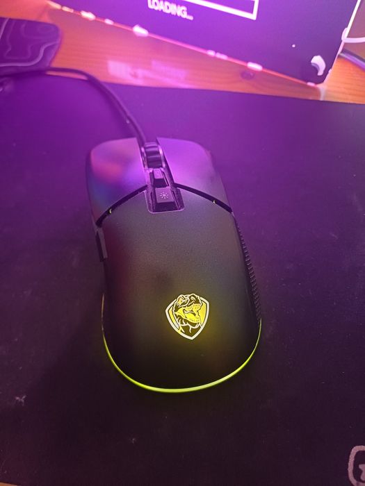 Мишка за игри и мауспад