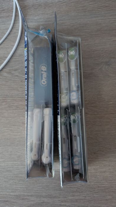 10 rezerve periuță electrica Oral B Precision Clean