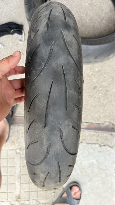 Гуми за мотор предна задна