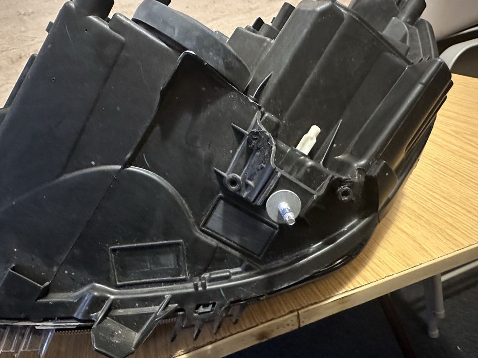 Far dreapta peugeot 208- 2008 , 2018-2021 de europa