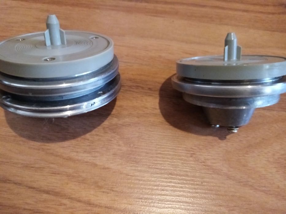 Vând tamburi pentru magnetofonul Elfa201-3 Stereo
