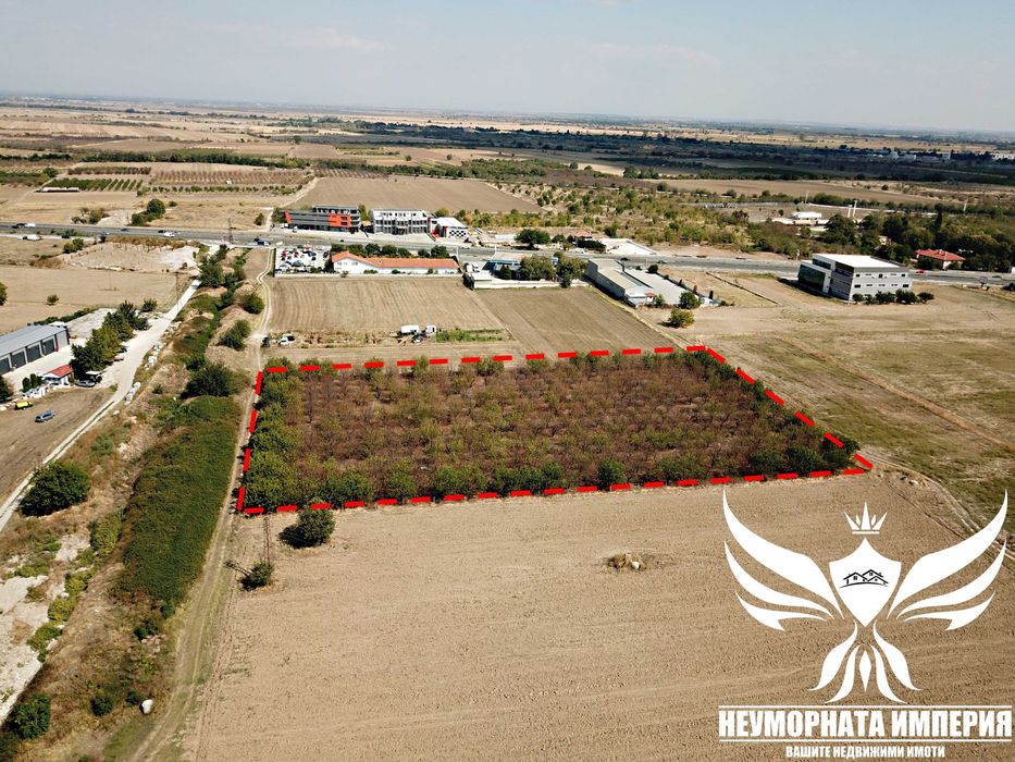 Продавам земя 9600кв.м. на влизане в Асеновград зад Газпром