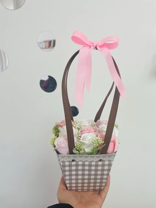 Кутии със сапунени рози