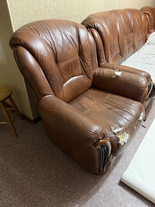 Кожаные кресла на перешивку