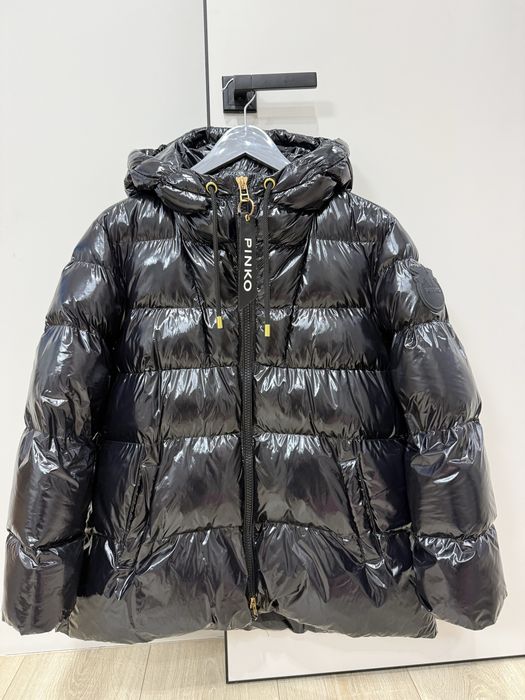 Продам курточку зима бренда Pinko