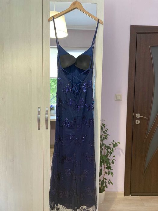 Продавам официална рокля