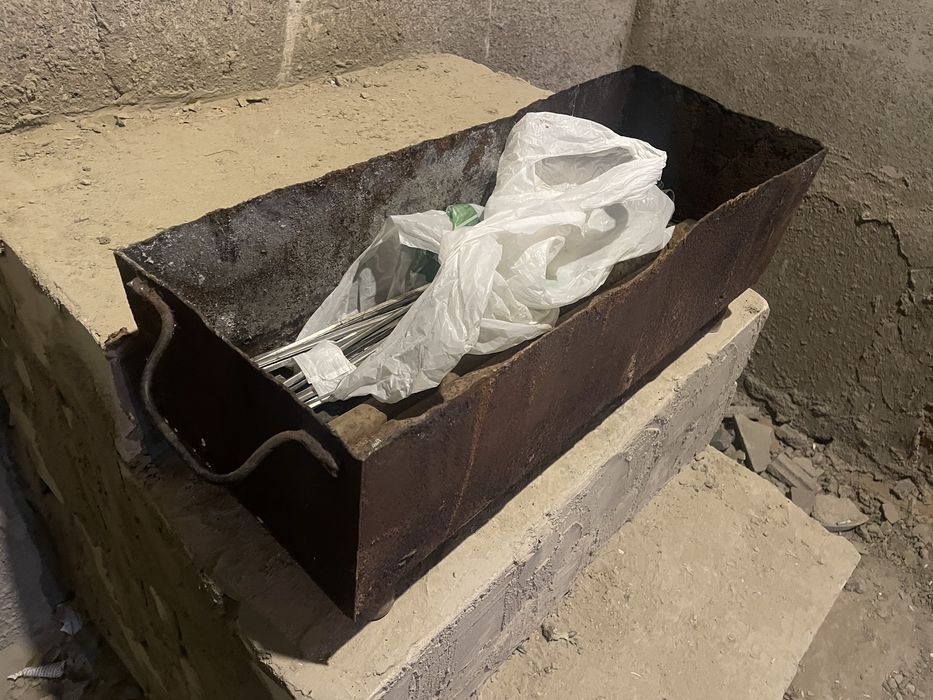 Мангал с шампурами