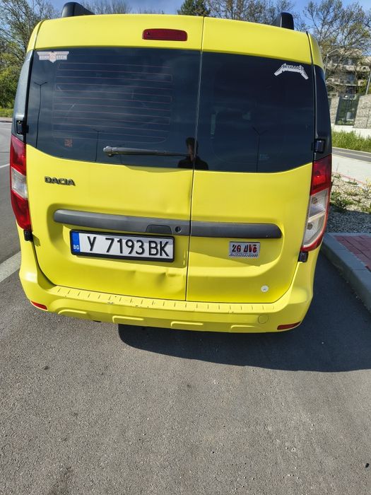 Продавам Дачия Докер