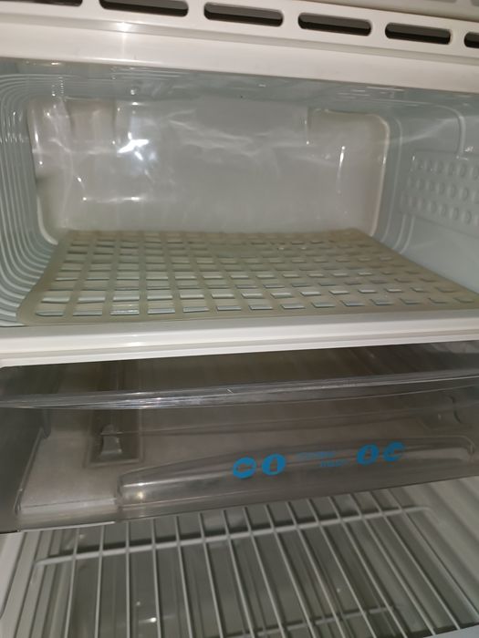 Холодильник LG в отличном состоянии