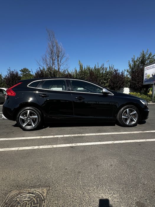 Volvo v40 R Design D2 2017 Automat