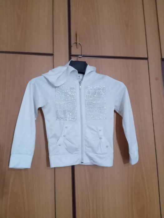 Кофточки  2 штуки  для  девочек.,ширина 33см.длина 43 см.