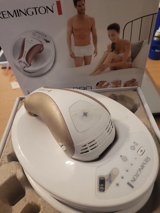 Aparat de epilare Remington cu lumina intens pulsata IPL6000