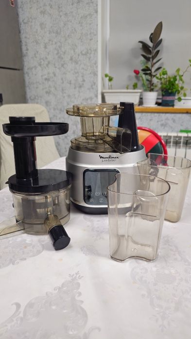 Шнековая соковыжималка Moulinex