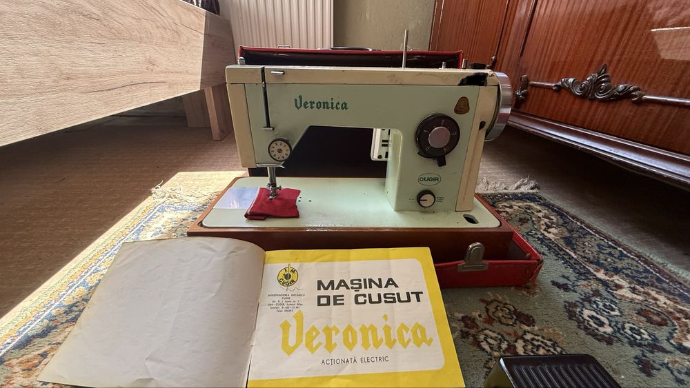 Masina de cusut Veronica Cugir pedala electrica