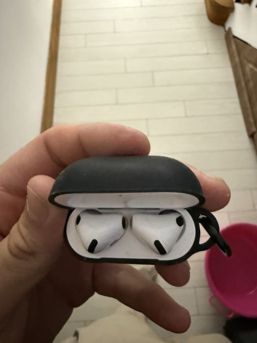 Продам Air pods 4