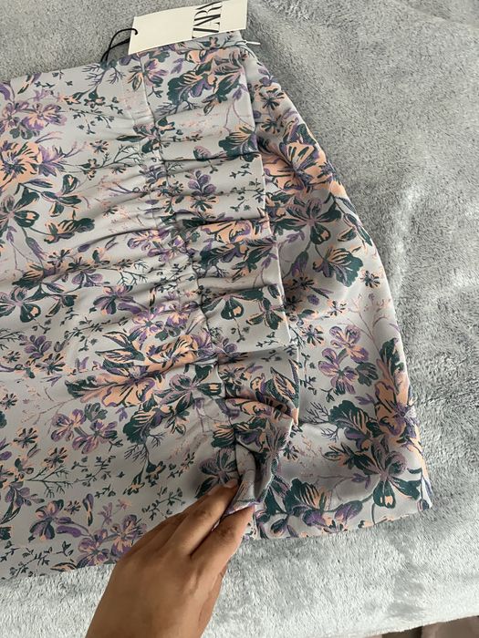 ZARA пола с етикет