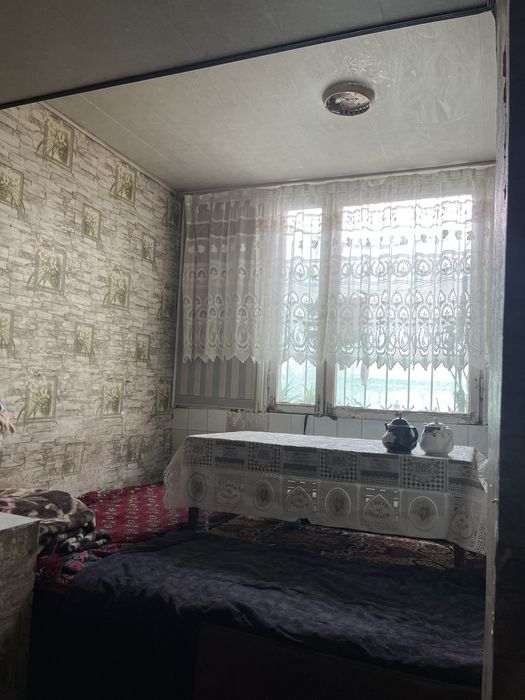 kvartira sotiladi 2 xonali 4- etaj