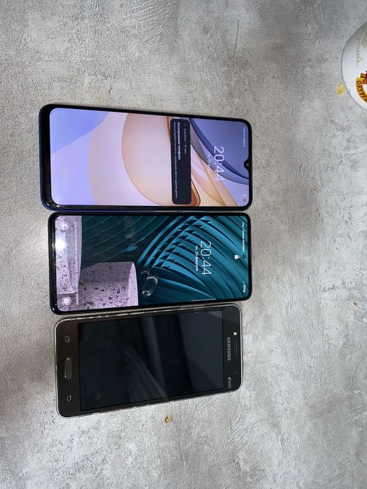 Продам телефоны все в рабочем состаяния